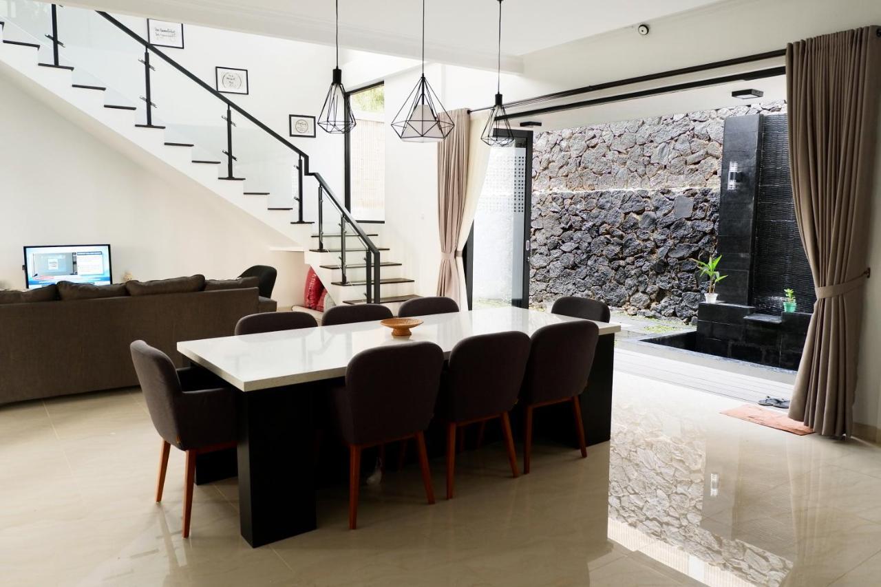 Moment Villa Lembang Exterior foto