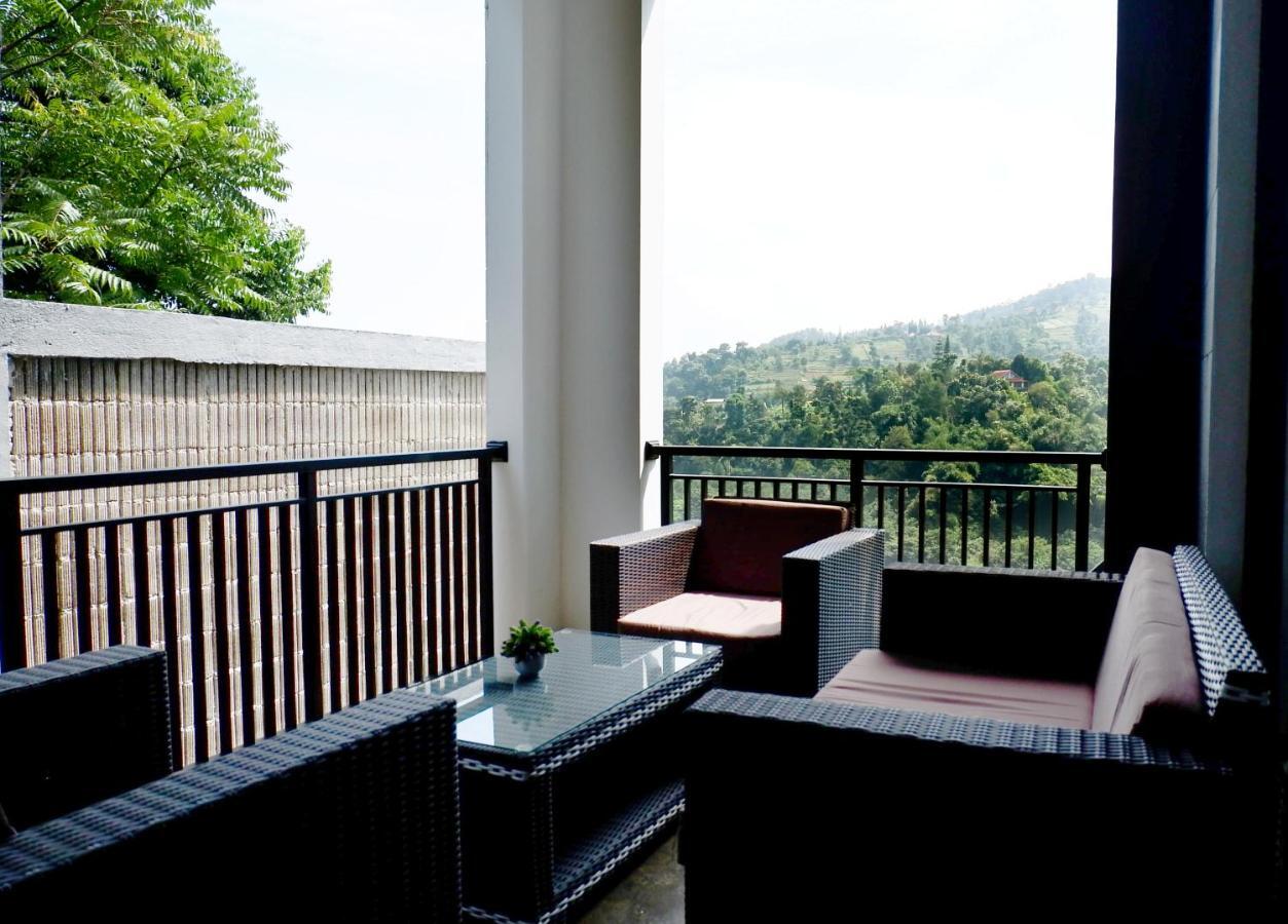 Moment Villa Lembang Exterior foto